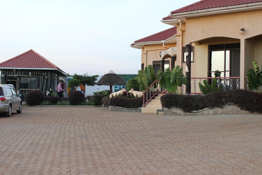 Great Wolf Hotel Entebbe Eksteriør bilde