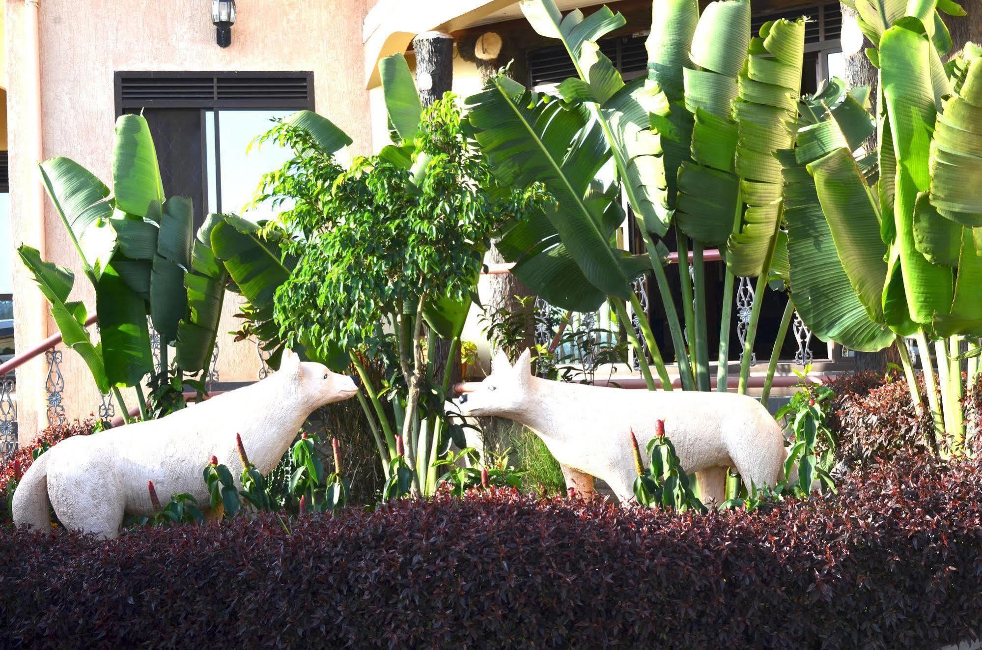 Great Wolf Hotel Entebbe Eksteriør bilde