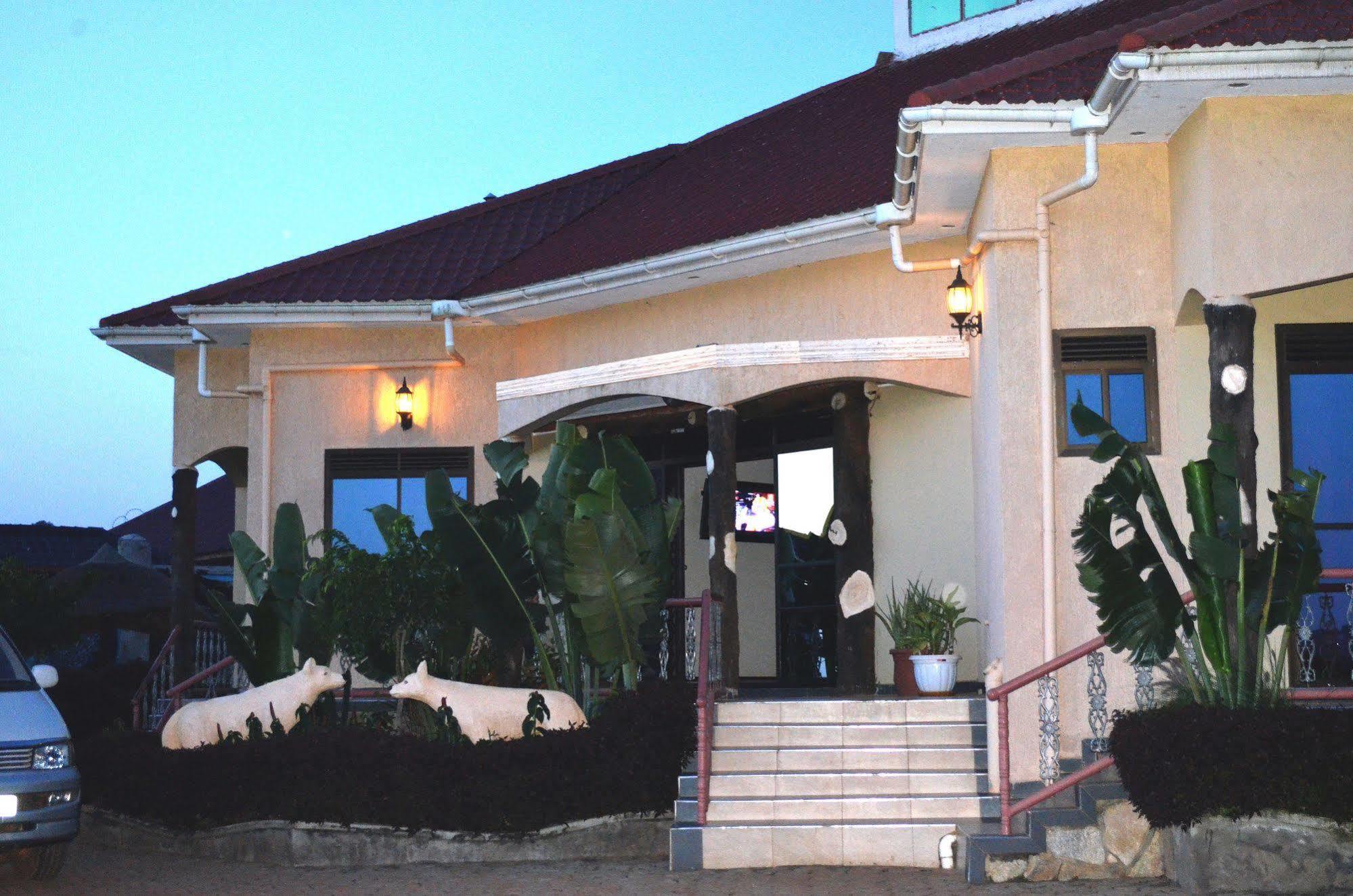 Great Wolf Hotel Entebbe Eksteriør bilde