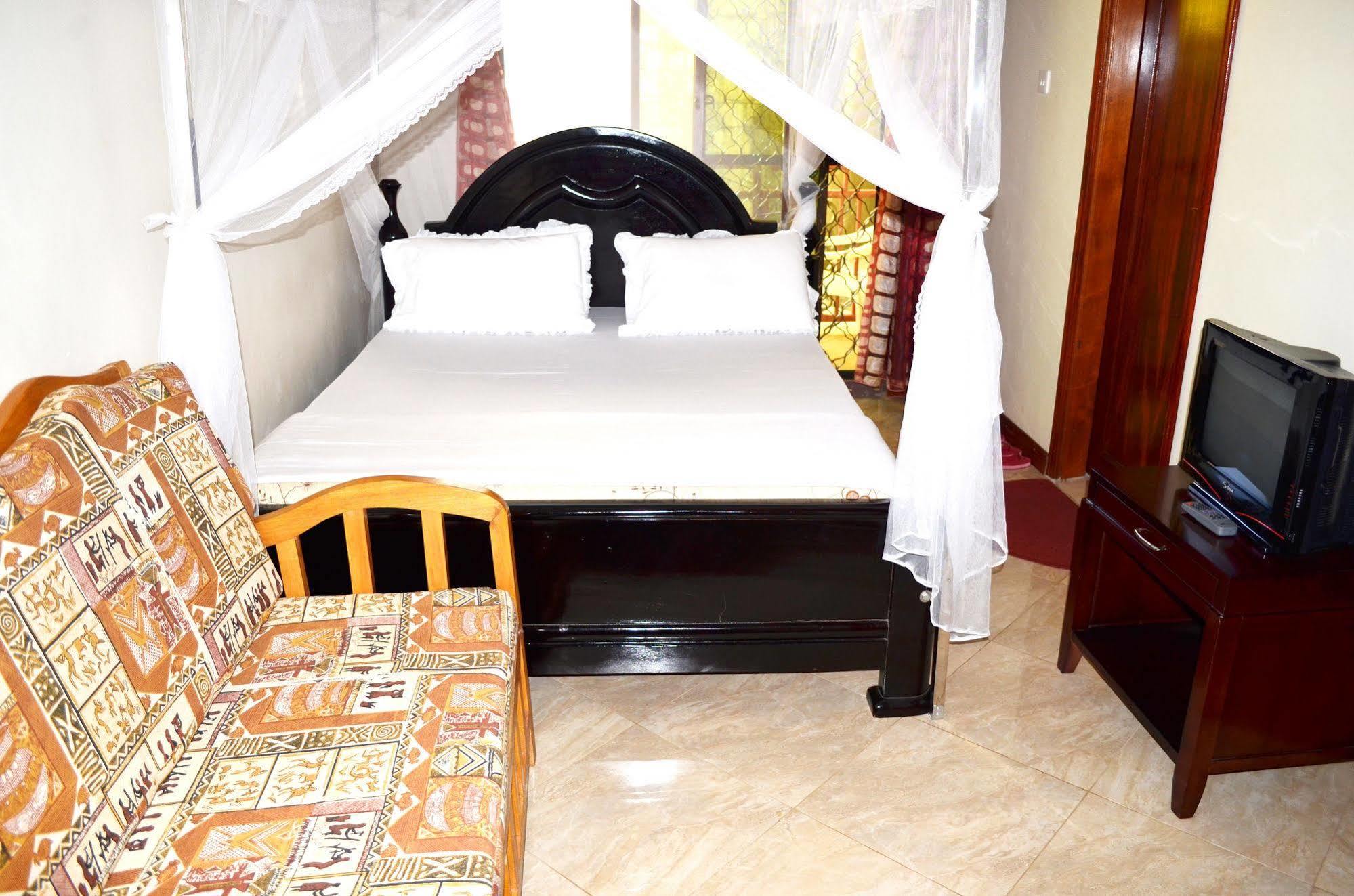 Great Wolf Hotel Entebbe Eksteriør bilde