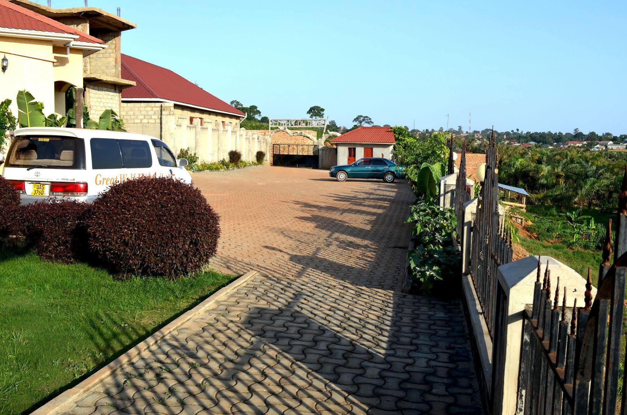 Great Wolf Hotel Entebbe Eksteriør bilde