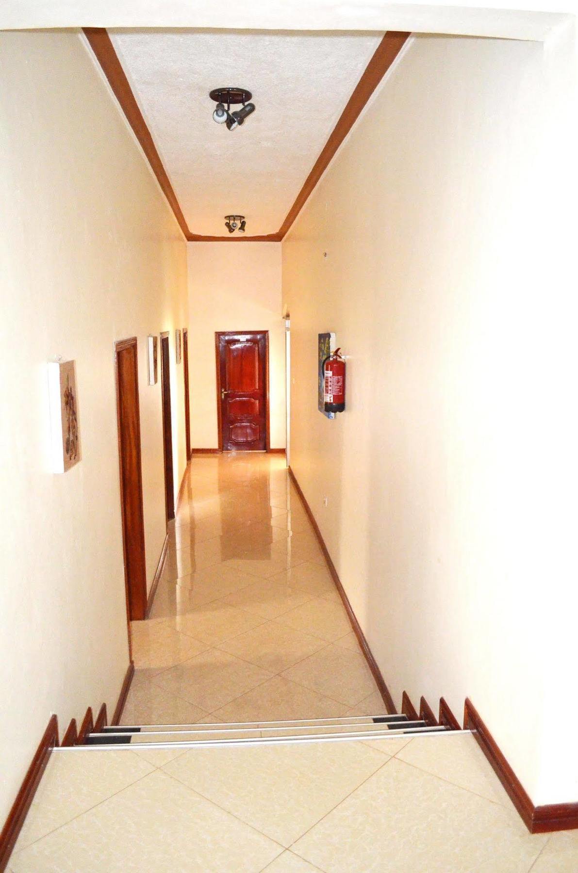Great Wolf Hotel Entebbe Eksteriør bilde
